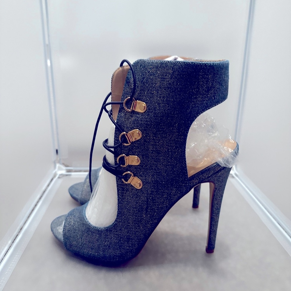 NEW - Shoe Dazzle - Denim Heels
